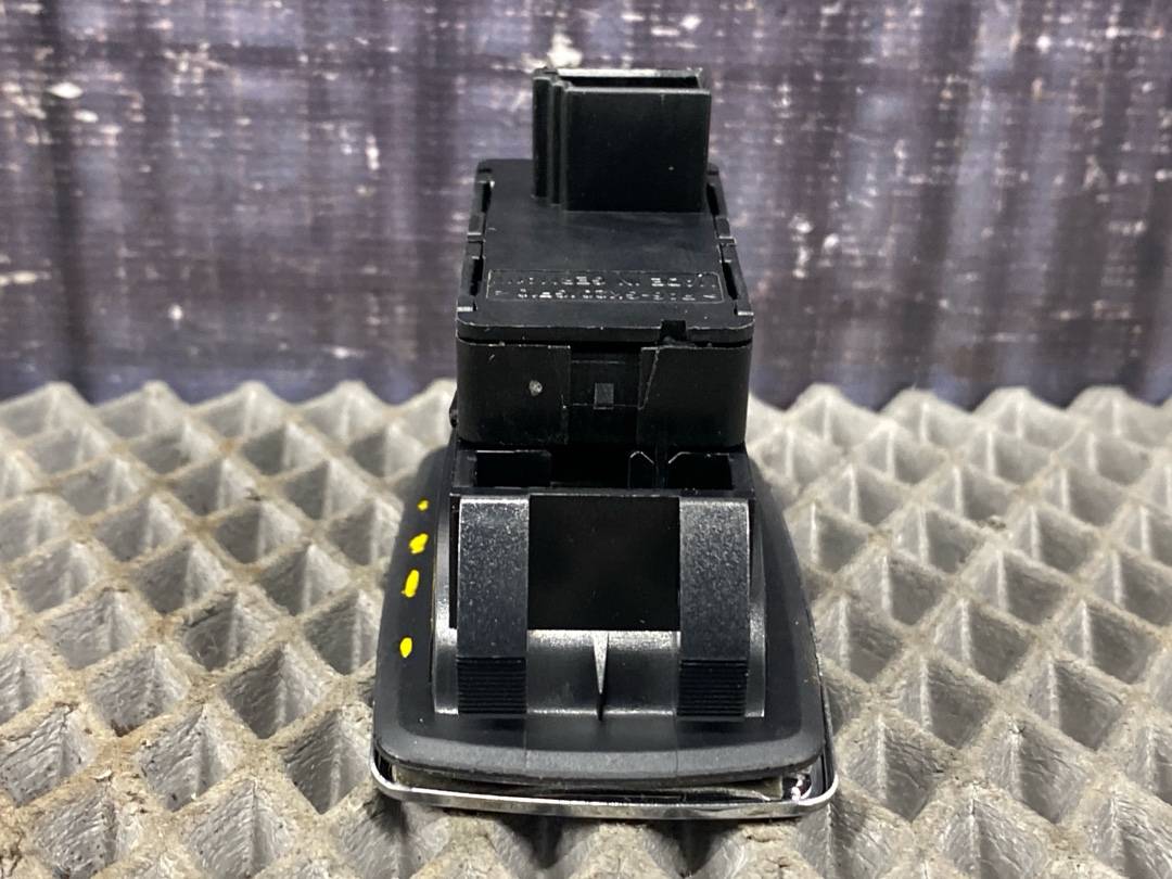 Кнопка стеклоподъемника, 330 рублей, Красноярск