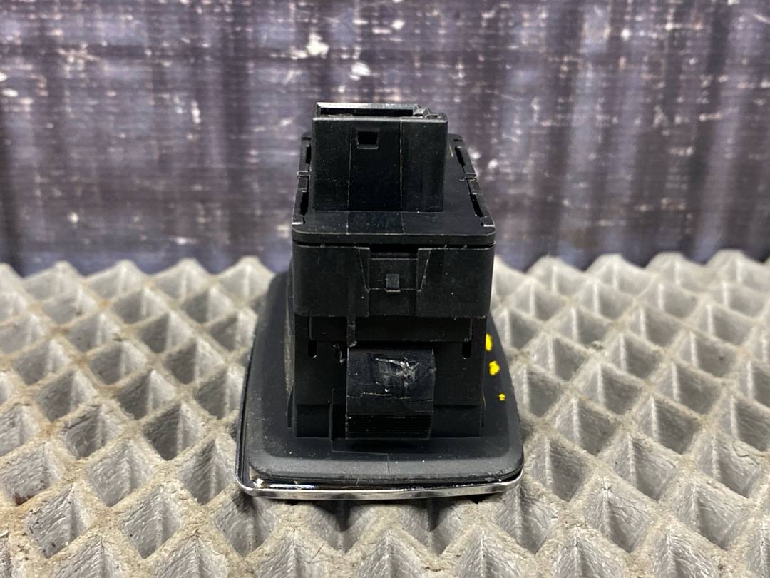 Кнопка стеклоподъемника, 330 рублей, Красноярск