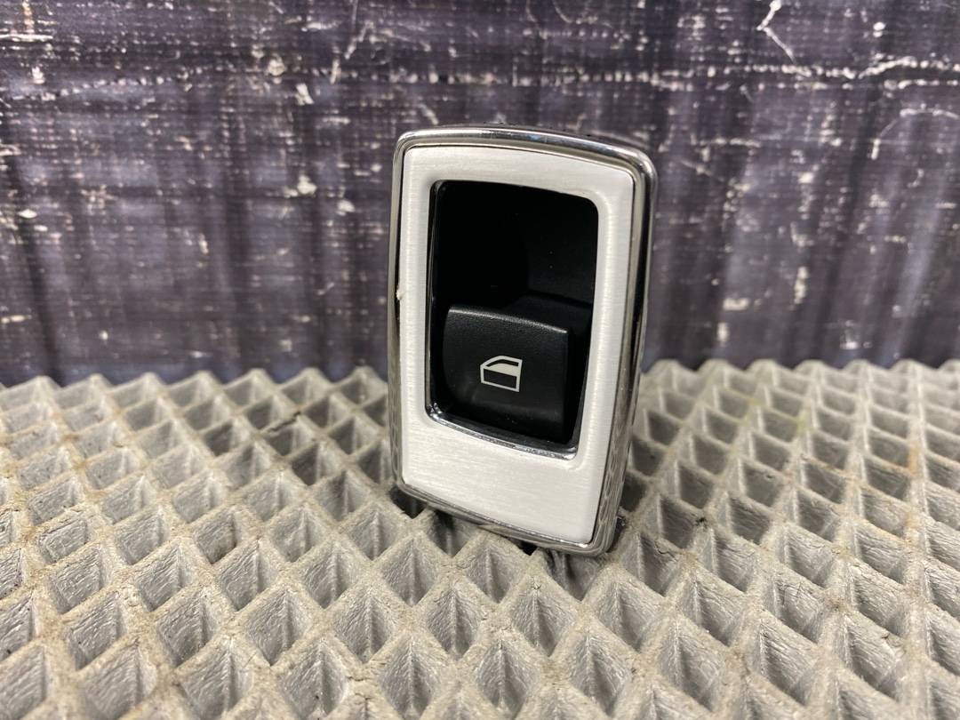 Кнопка стеклоподъемника, 330 рублей, Красноярск