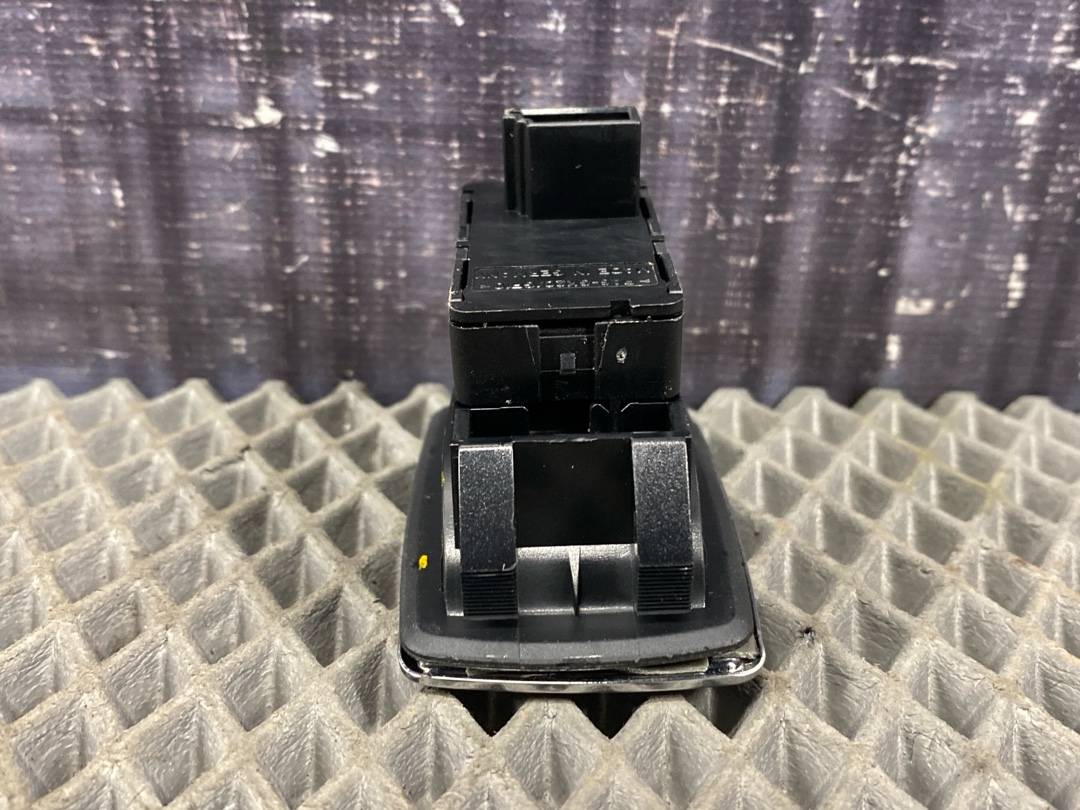 Кнопка стеклоподъемника, 330 рублей, Красноярск