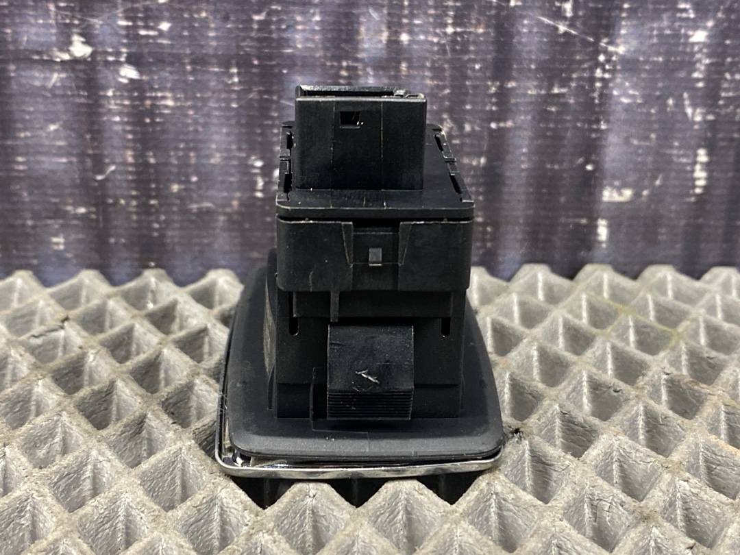 Кнопка стеклоподъемника, 330 рублей, Красноярск