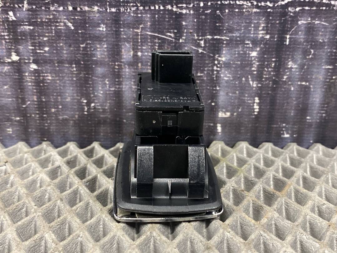 Кнопка стеклоподъемника, 330 рублей, Красноярск