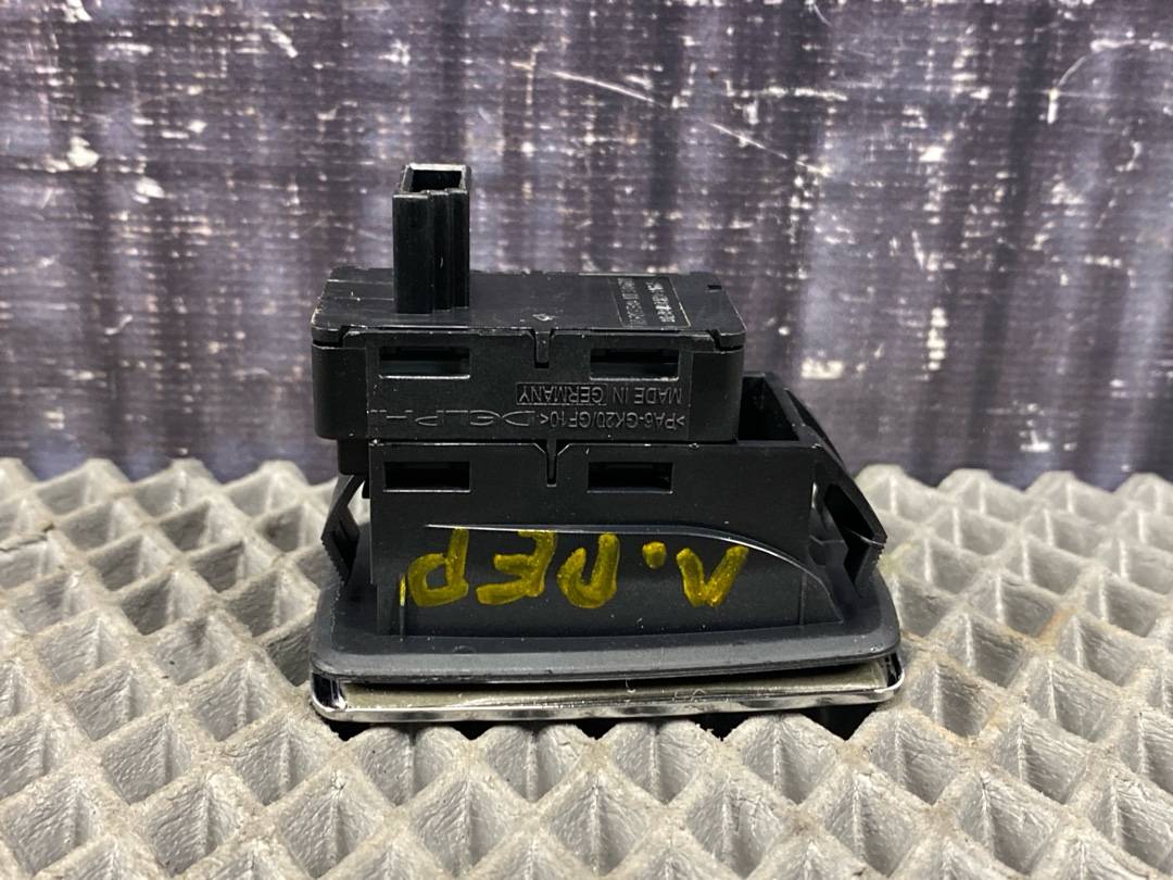 Кнопка стеклоподъемника, 330 рублей, Красноярск