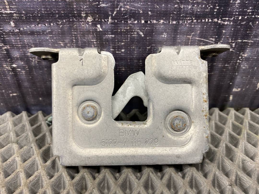 Замок капота, 708 рублей, Красноярск