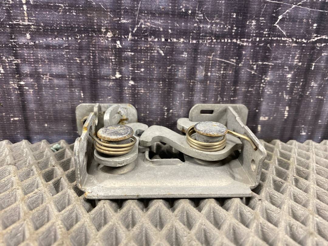 Замок капота, 708 рублей, Красноярск