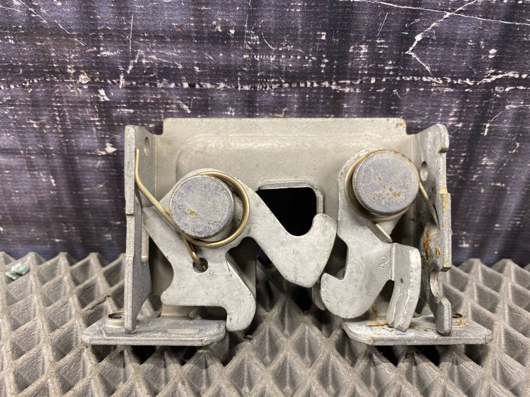 Замок капота, 708 рублей, Красноярск