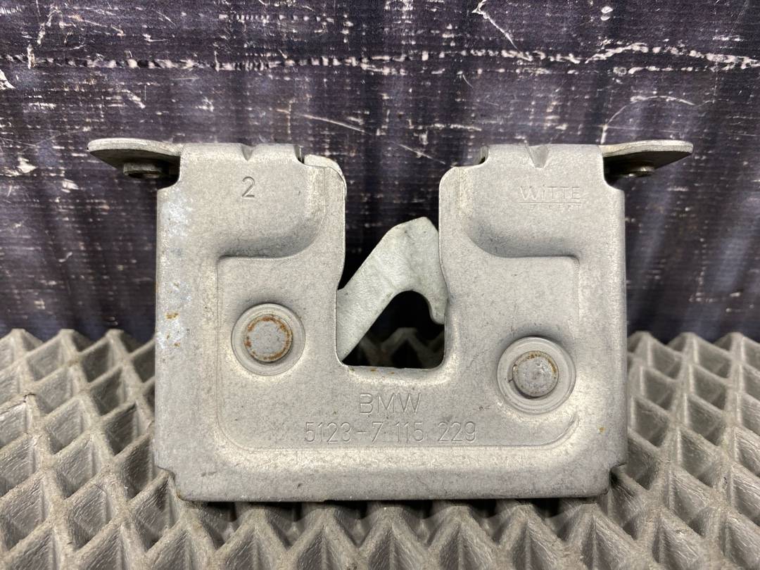 Замок капота, 708 рублей, Красноярск