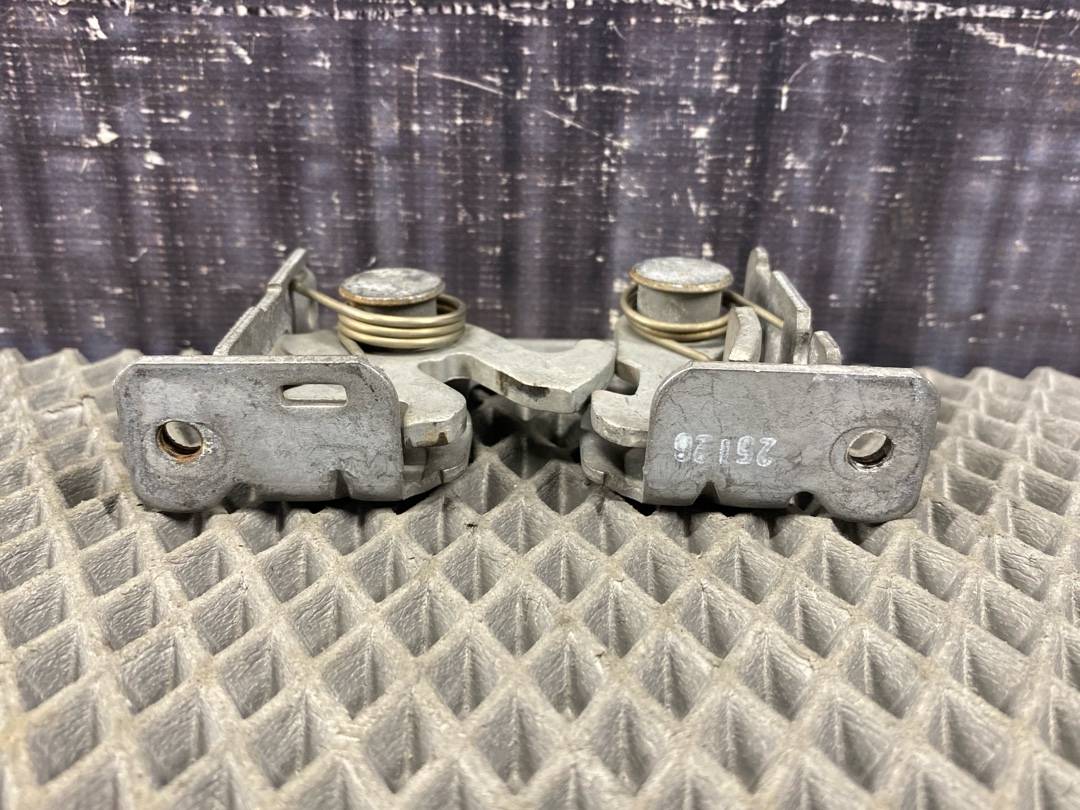 Замок капота, 708 рублей, Красноярск