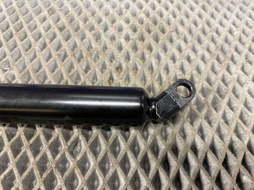 Амортизатор багажника, 970 рублей, Красноярск