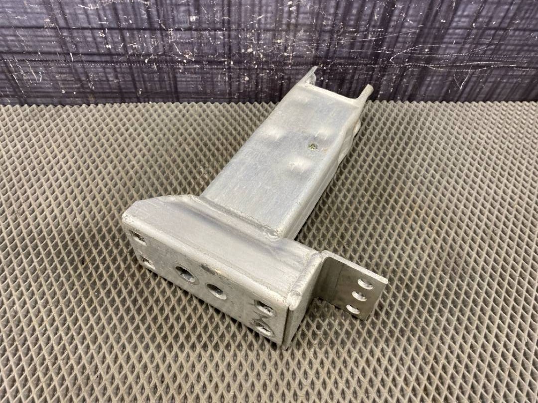 Кронштейн усилителя бампера, 1080 рублей, Красноярск