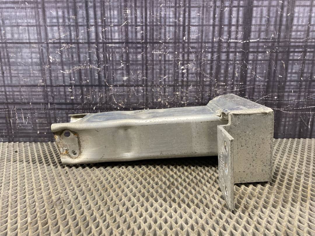 Кронштейн усилителя бампера, 1080 рублей, Красноярск