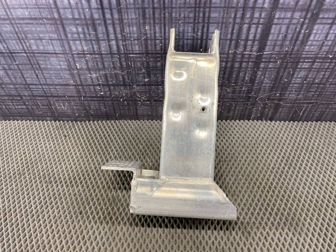 Кронштейн усилителя бампера, 1080 рублей, Красноярск