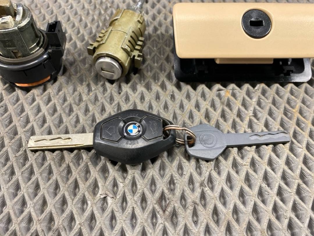 Комплект замков с ключом, 3078 рублей, Красноярск