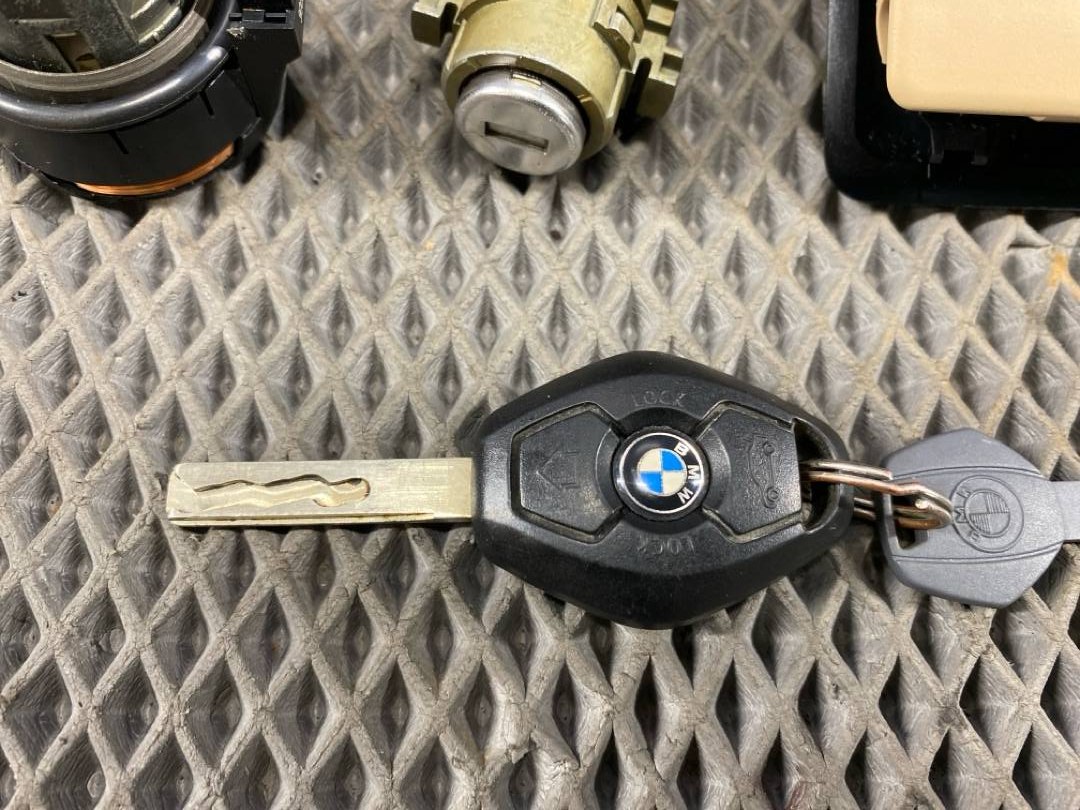 Комплект замков с ключом, 3078 рублей, Красноярск