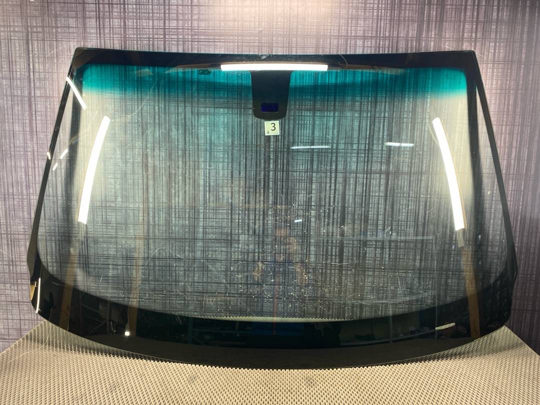 Стекло лобовое, 7392 рублей, Красноярск