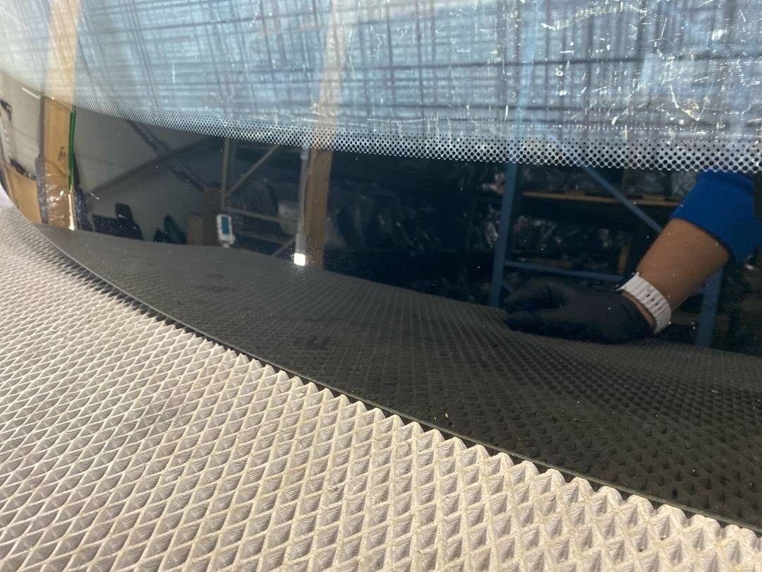 Стекло лобовое, 7392 рублей, Красноярск