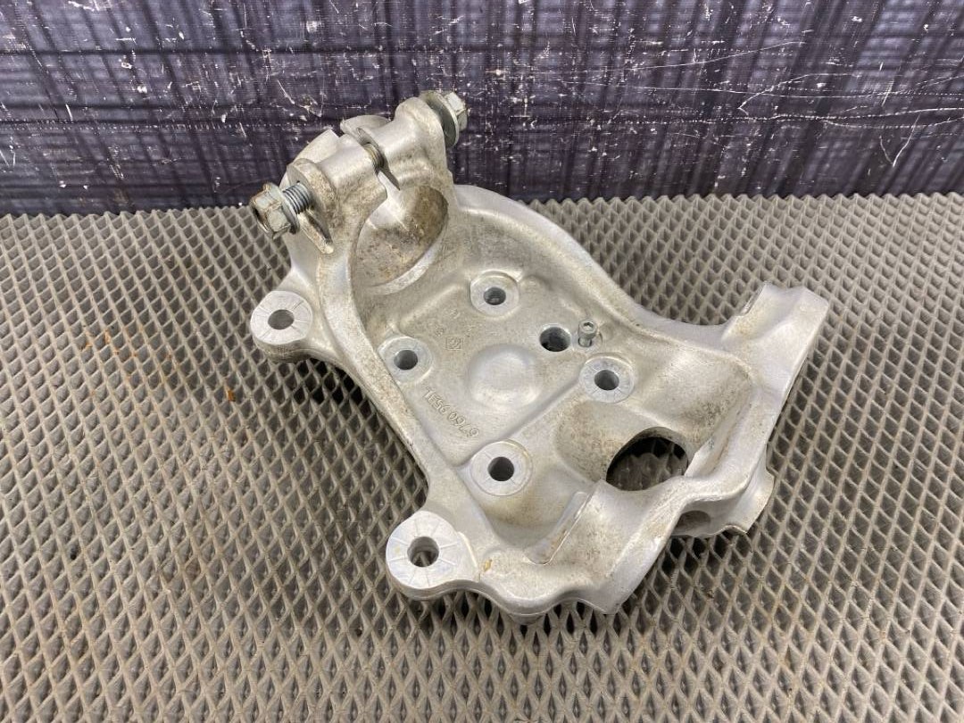 Поворотный кулак, 1956 рублей, Красноярск