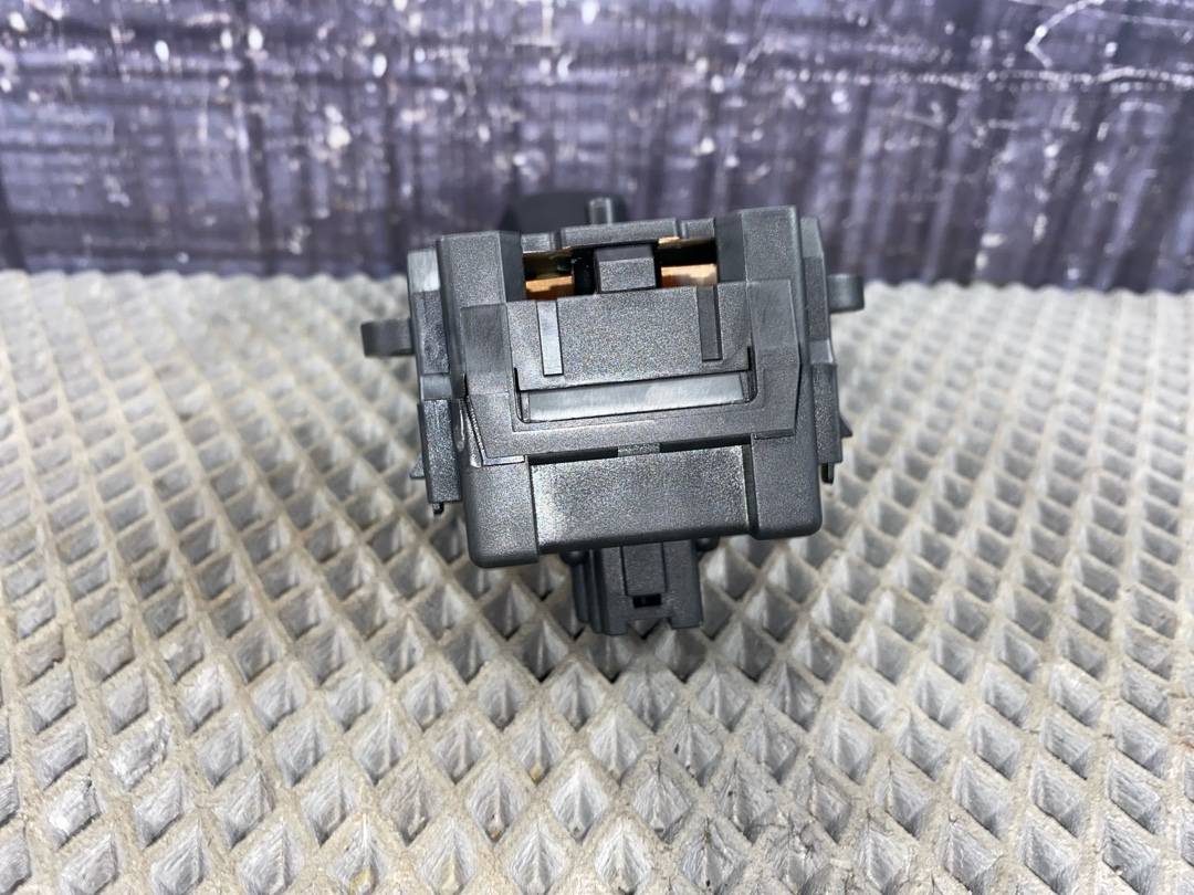 Подрулевой переключатель, 672 рублей, Красноярск