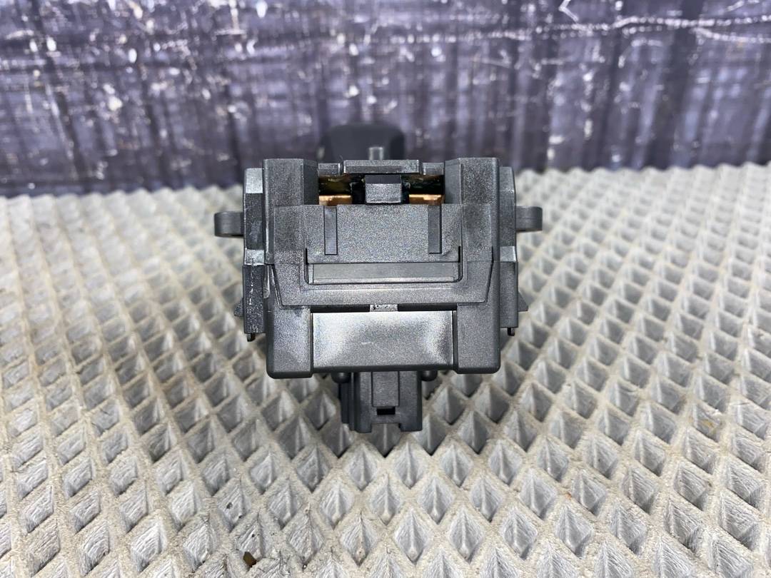 Подрулевой переключатель, 672 рублей, Красноярск