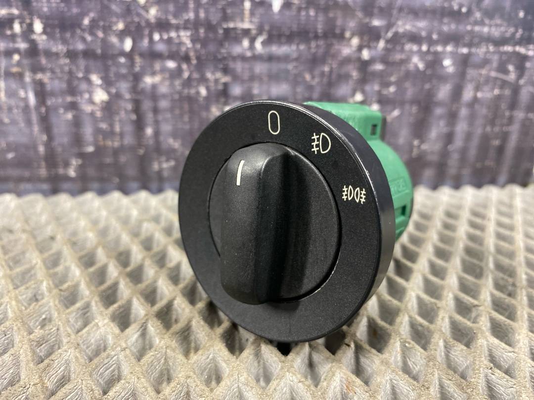 Переключатель света, 402 рублей, Красноярск