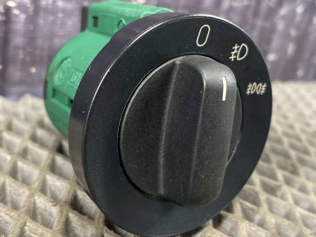 Переключатель света, 402 рублей, Красноярск