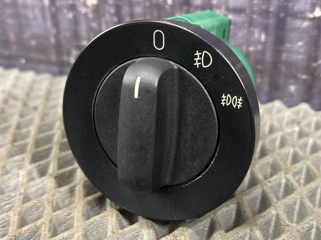 Переключатель света, 402 рублей, Красноярск