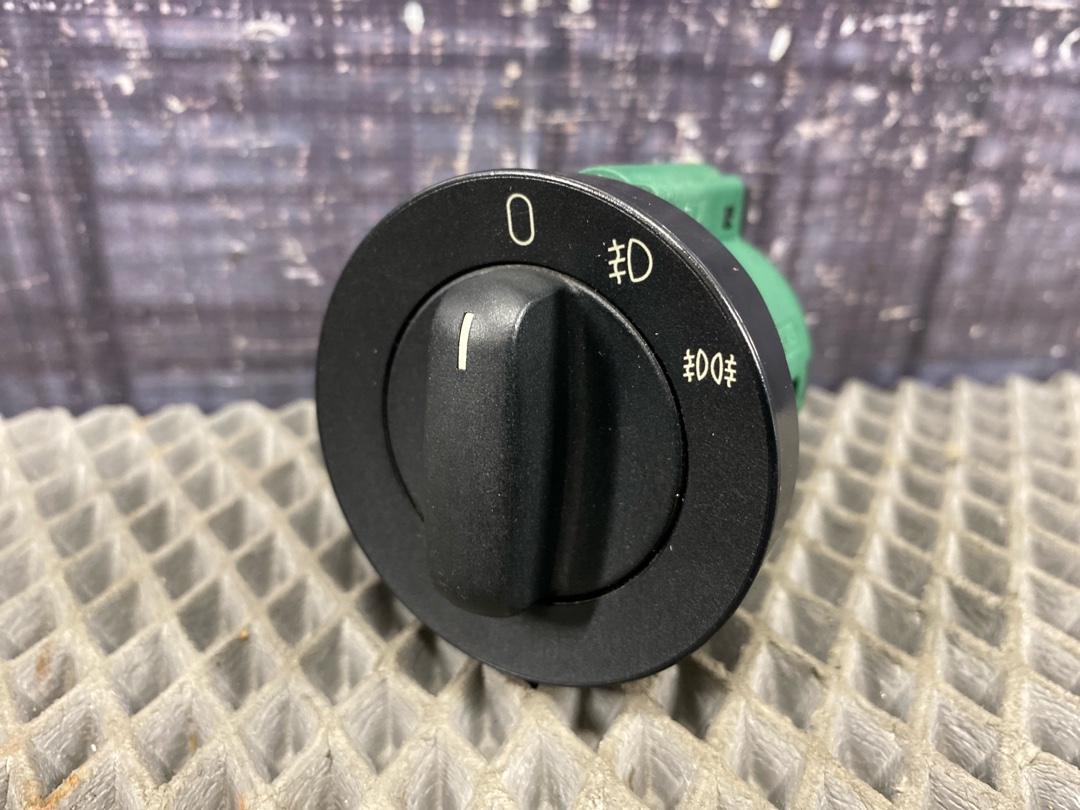 Переключатель света, 402 рублей, Красноярск