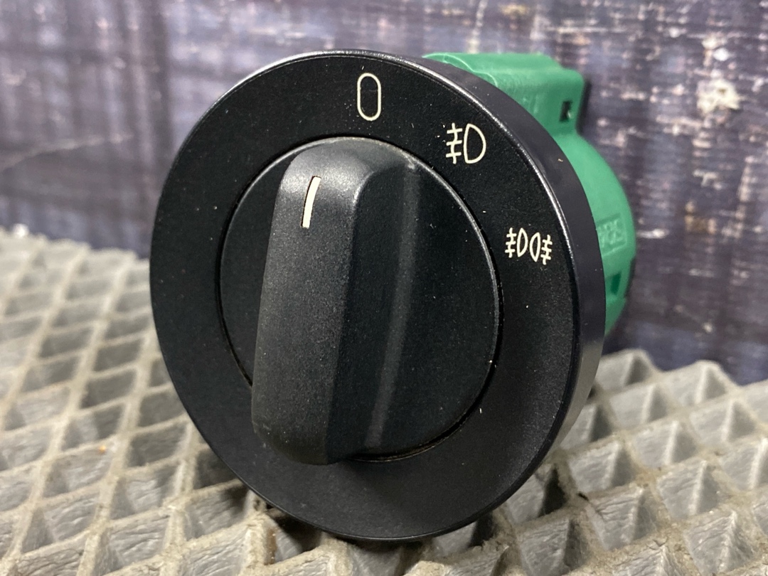 Переключатель света, 402 рублей, Красноярск