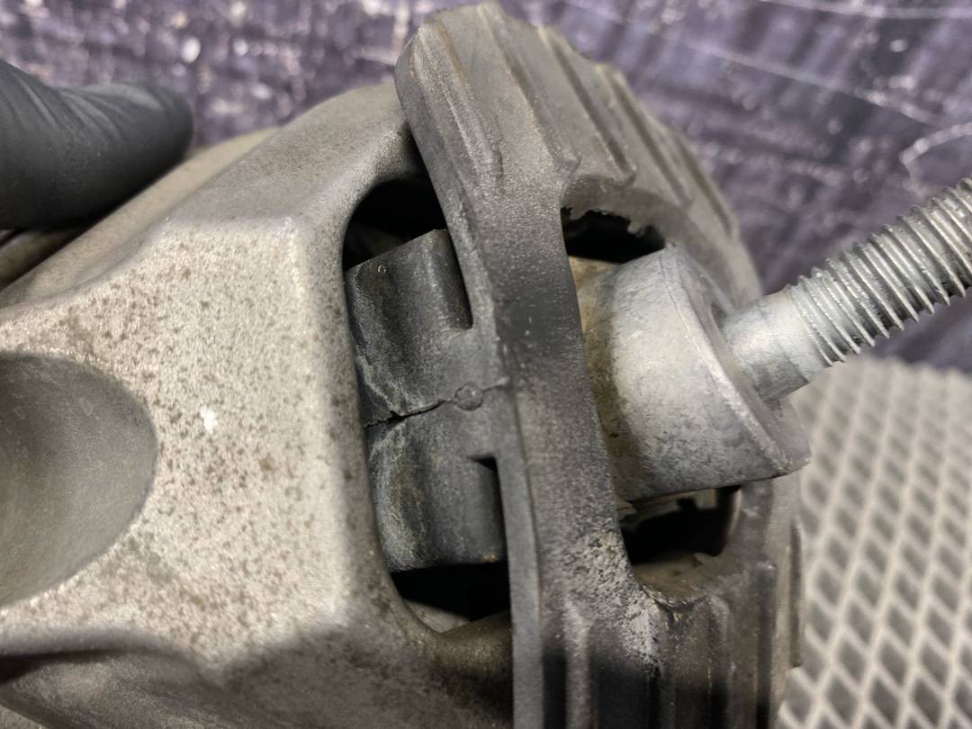 Подушка двигателя, 1218 рублей, Красноярск