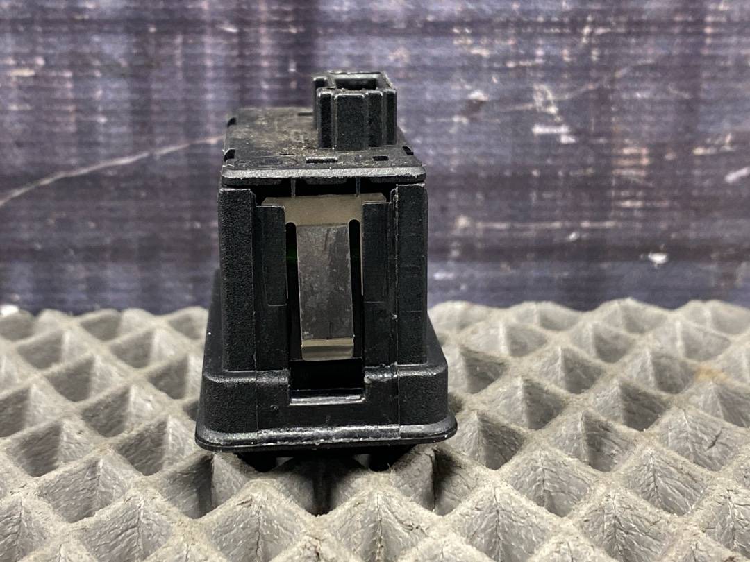 Кнопка стеклоподъемника, 210 рублей, Красноярск