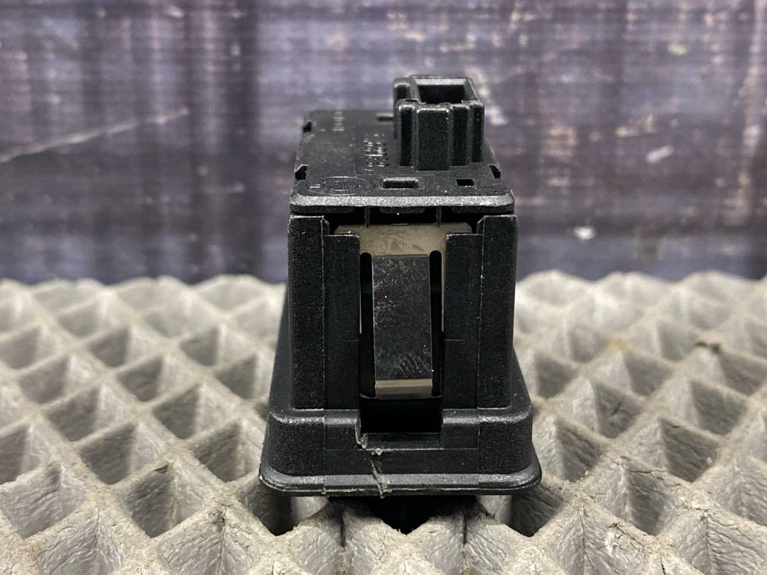 Кнопка стеклоподъемника, 210 рублей, Красноярск