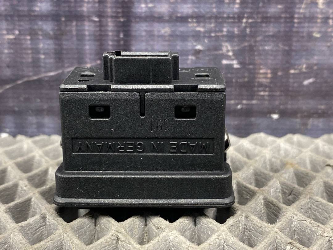 Кнопка стеклоподъемника, 210 рублей, Красноярск