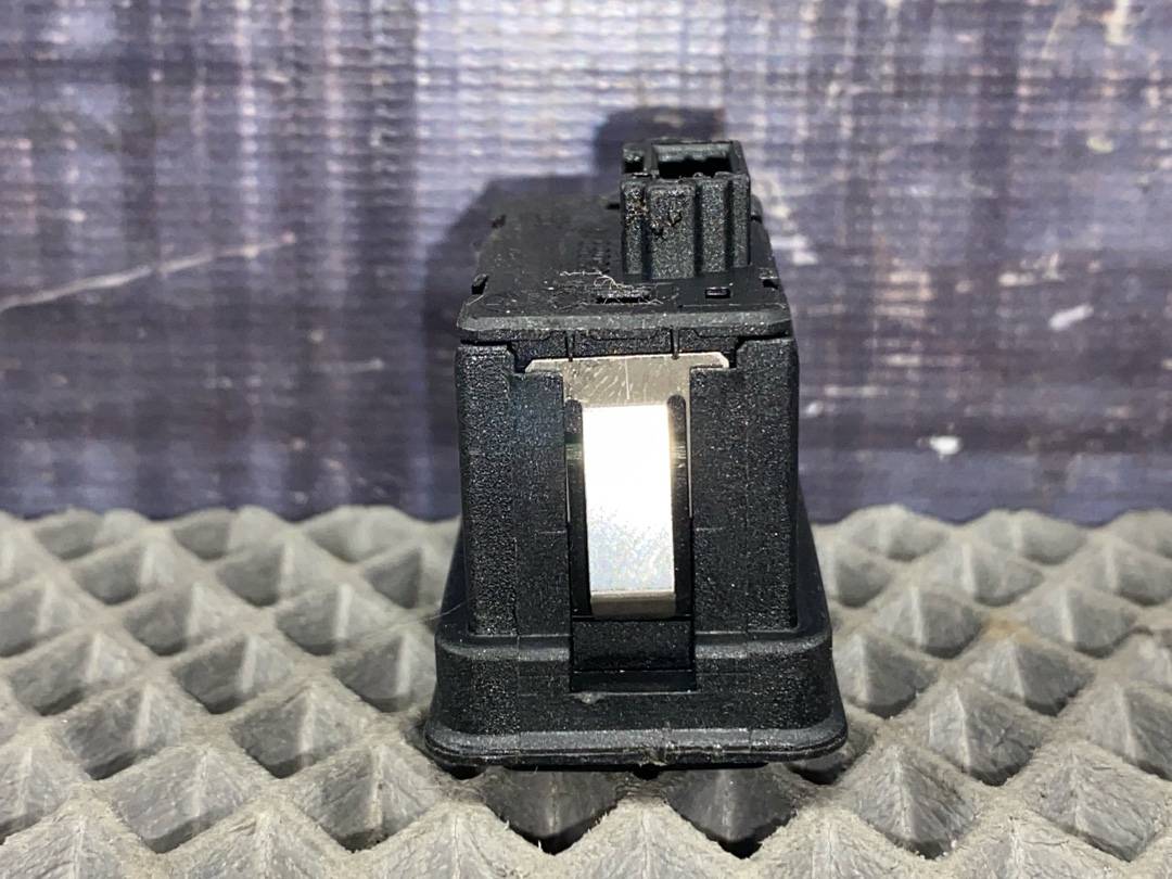 Кнопка стеклоподъемника, 210 рублей, Красноярск