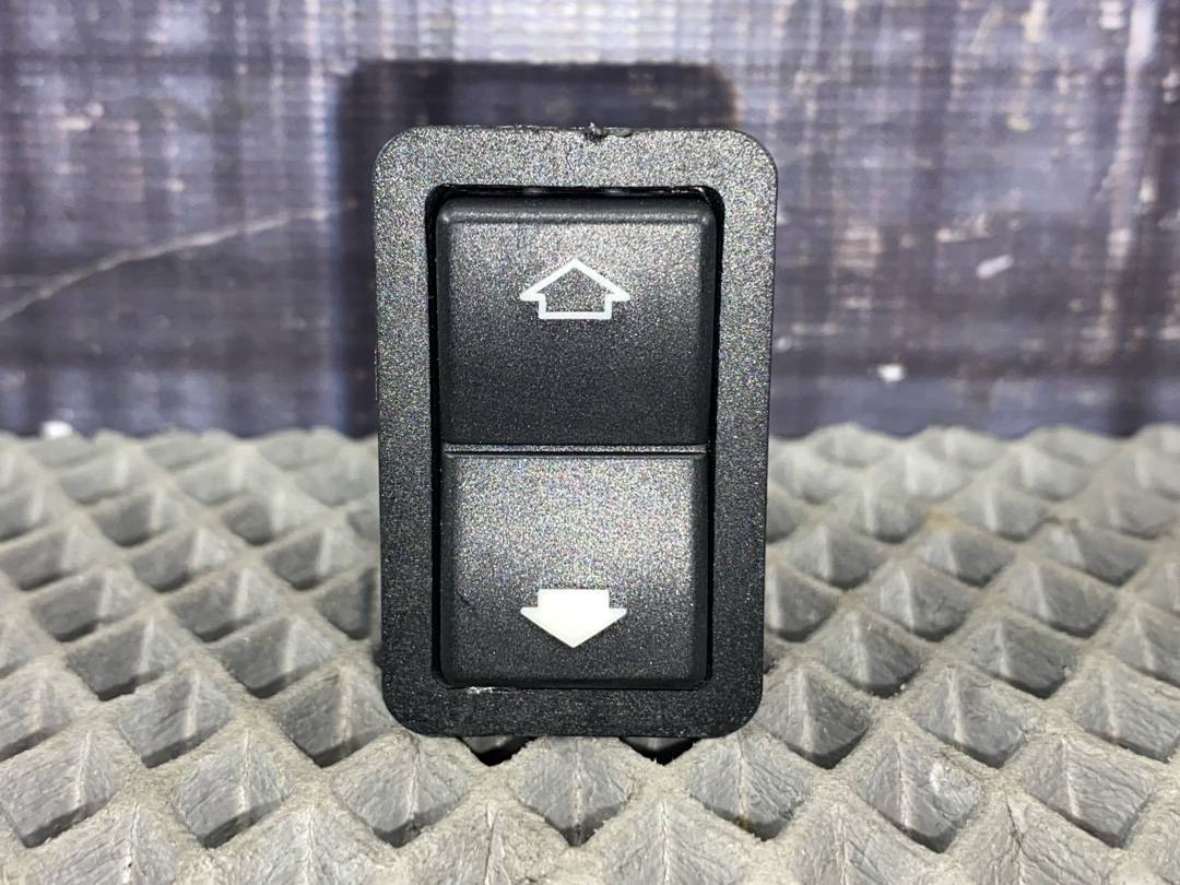 Кнопка стеклоподъемника, 210 рублей, Красноярск