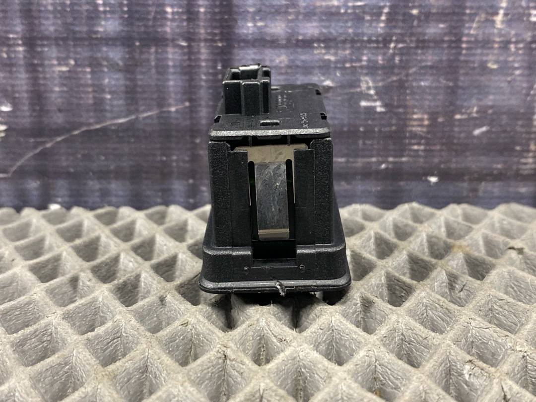 Кнопка стеклоподъемника, 210 рублей, Красноярск