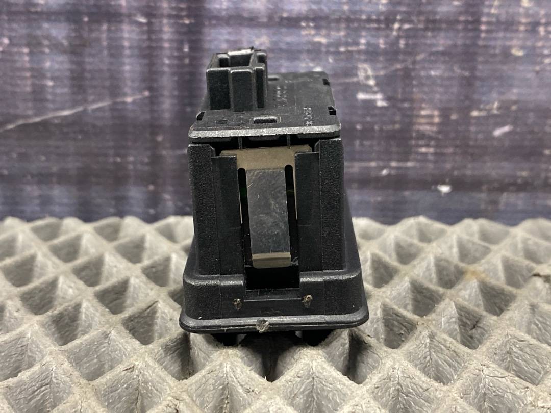 Кнопка стеклоподъемника, 210 рублей, Красноярск