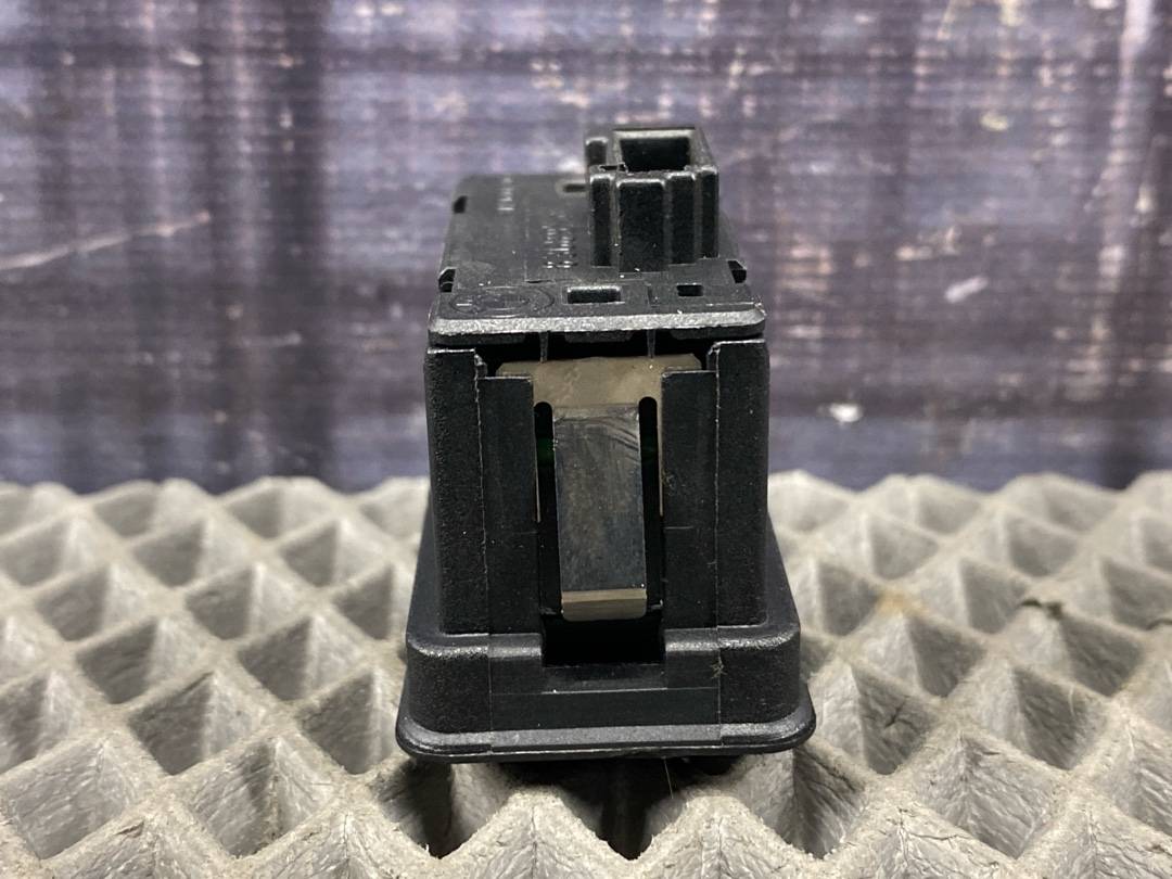 Кнопка стеклоподъемника, 210 рублей, Красноярск