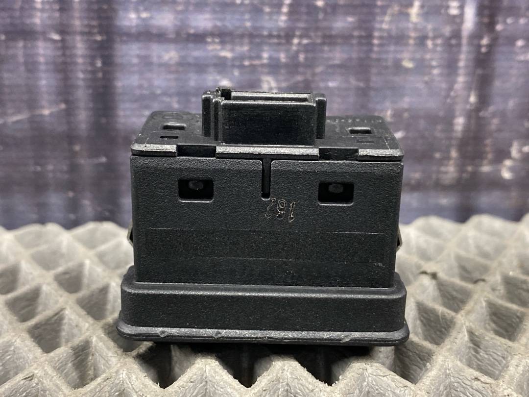 Кнопка стеклоподъемника, 210 рублей, Красноярск