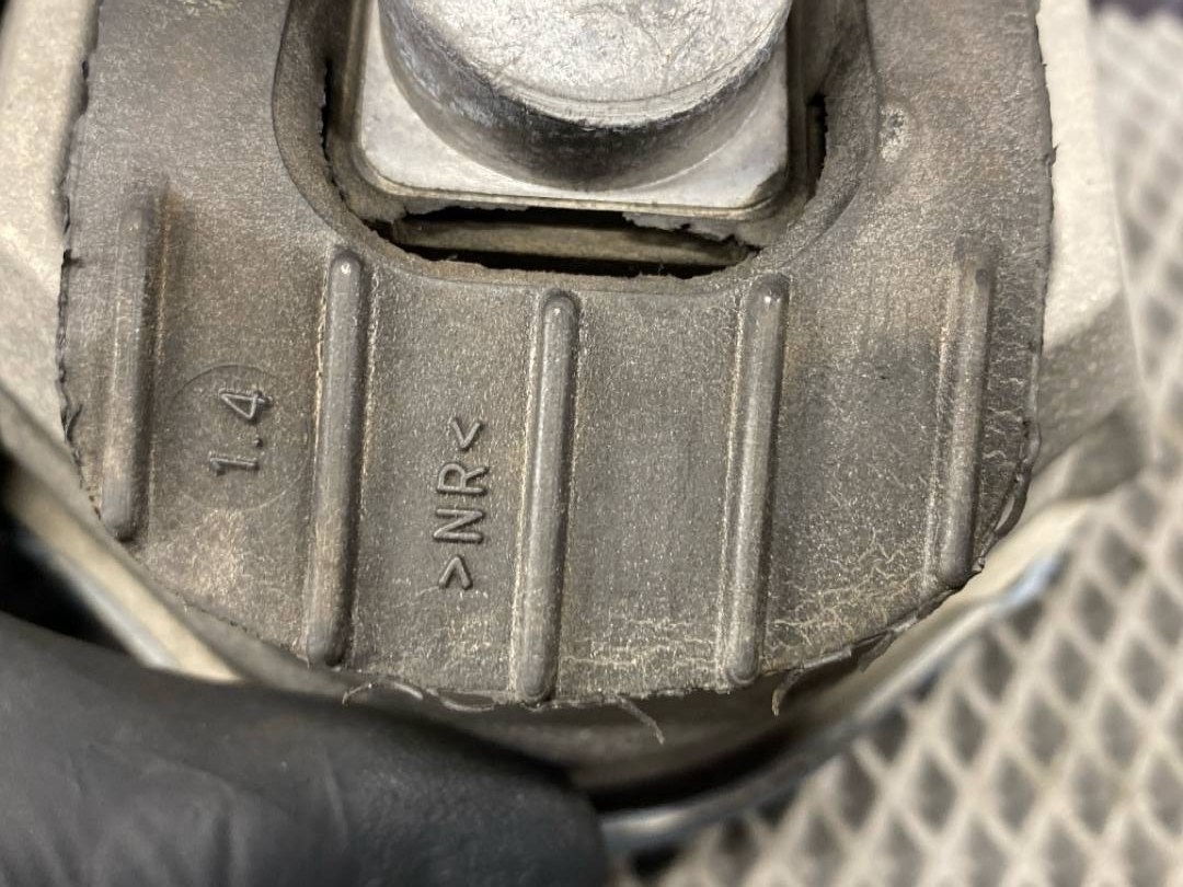 Подушка двигателя, 1218 рублей, Красноярск