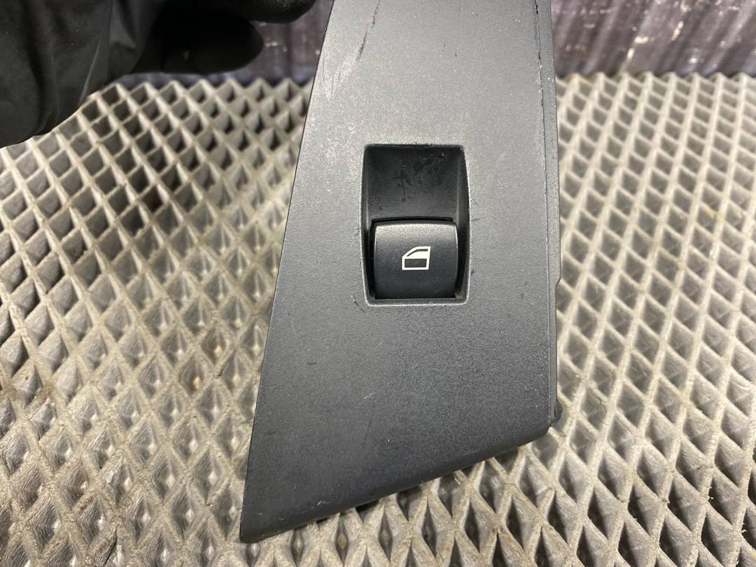 Кнопка стеклоподъемника, 378 рублей, Красноярск