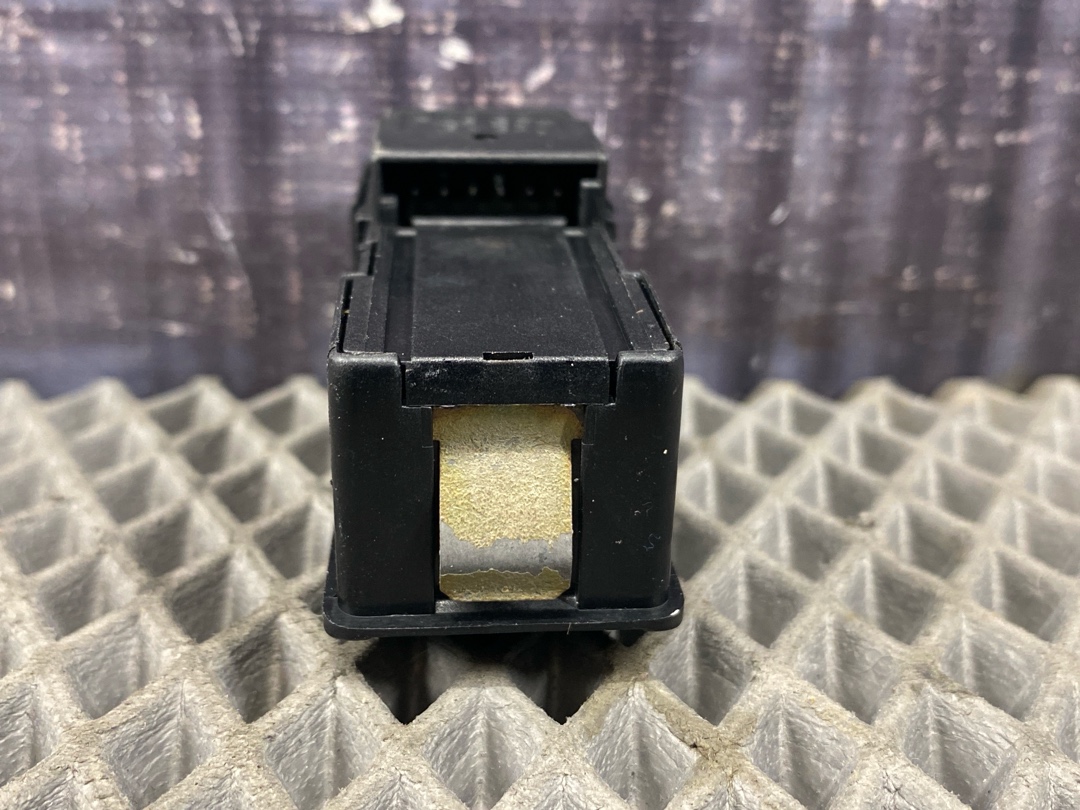 Кнопка люка, 378 рублей, Красноярск