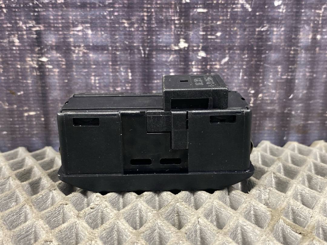 Кнопка люка, 378 рублей, Красноярск