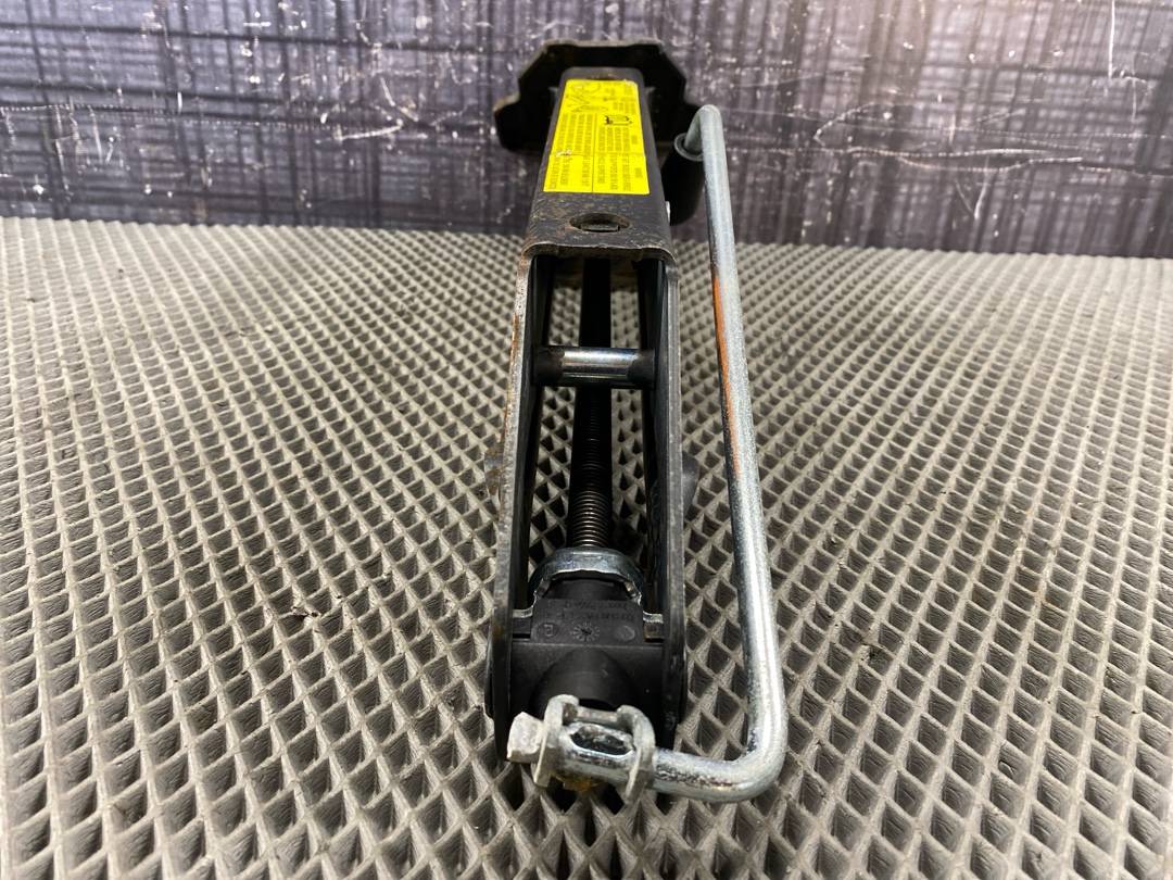 Домкрат, 4233 рублей, Красноярск