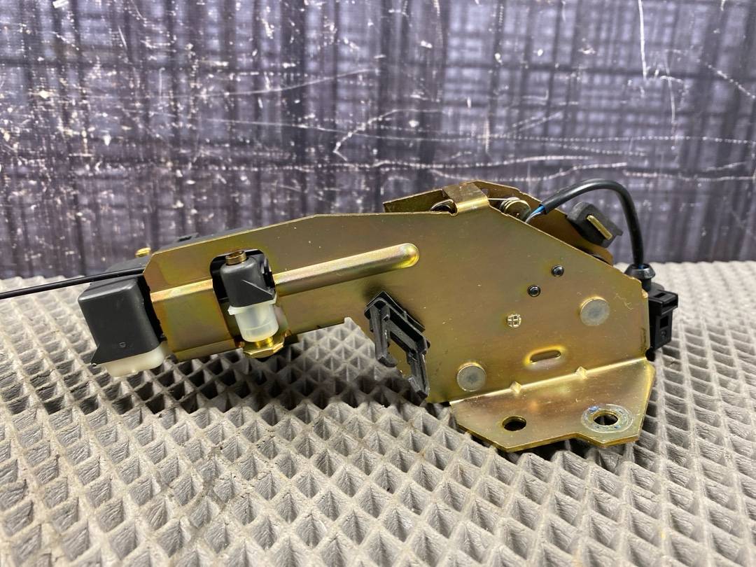 Замок крышки багажника, 1479 рублей, Красноярск