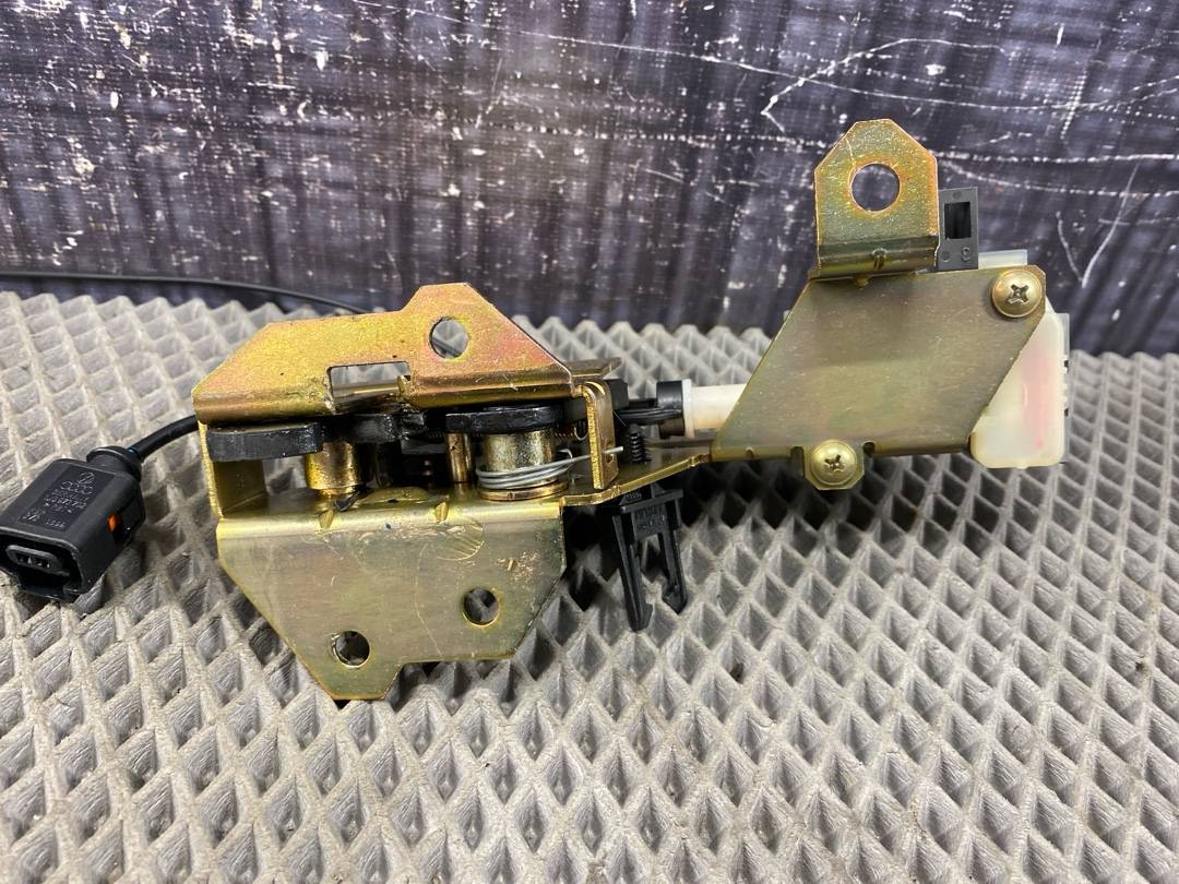 Замок крышки багажника, 1479 рублей, Красноярск