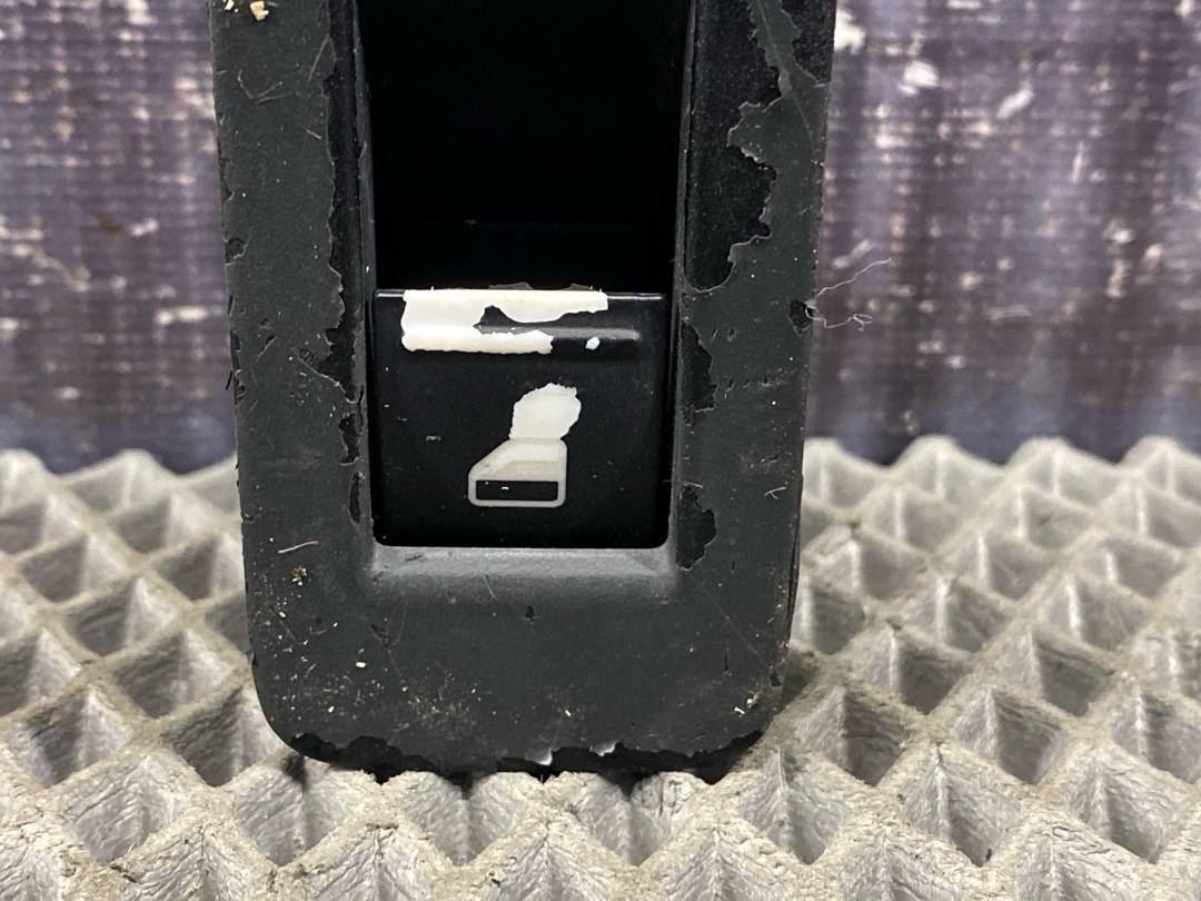 Кнопка стеклоподъемника, 366 рублей, Красноярск