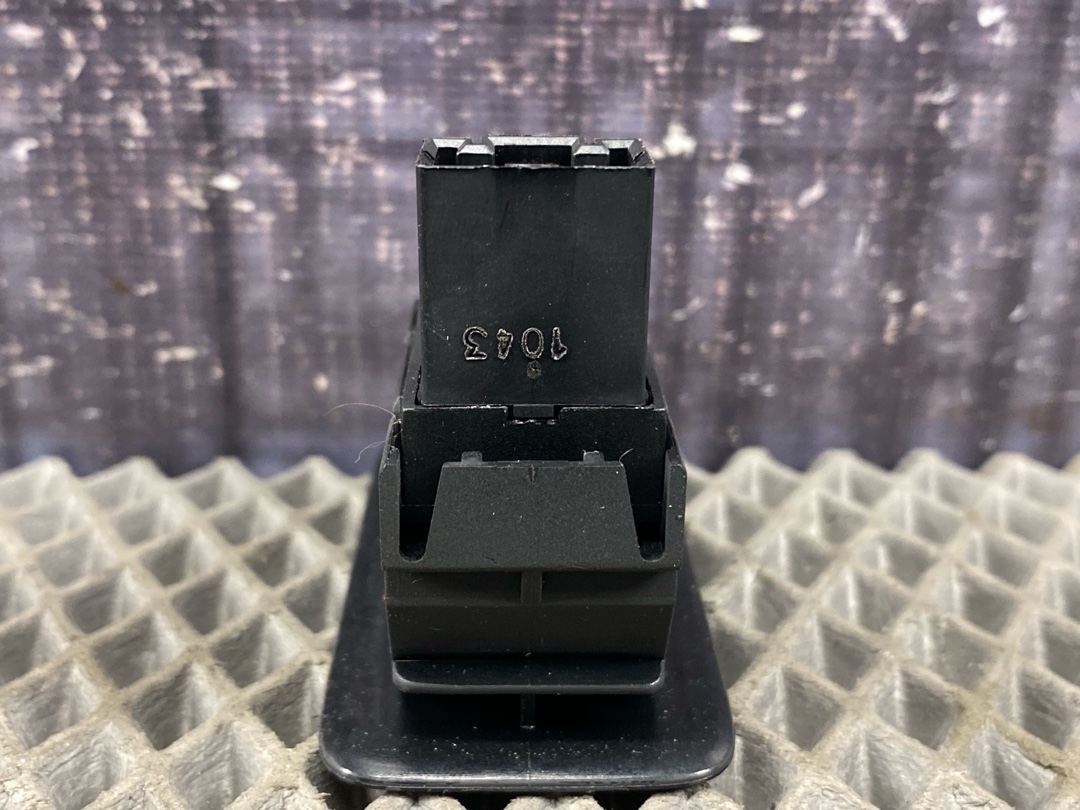 Кнопка стеклоподъемника, 366 рублей, Красноярск