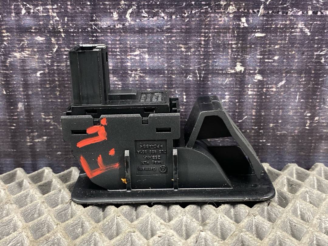 Кнопка стеклоподъемника, 366 рублей, Красноярск