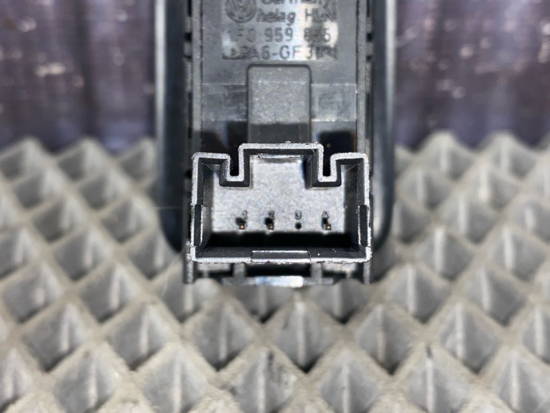 Кнопка стеклоподъемника, 366 рублей, Красноярск