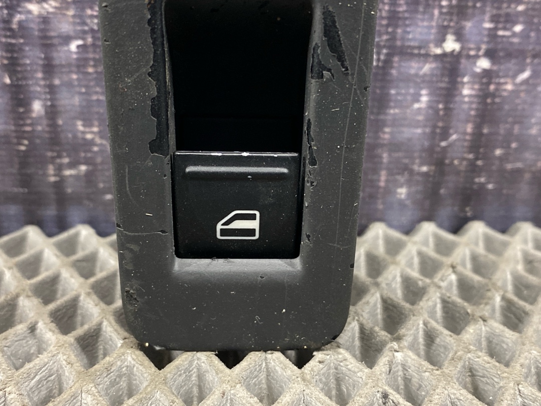 Кнопка стеклоподъемника, 366 рублей, Красноярск